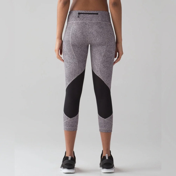 Lululemon Pace Rival Crop (22")
Sea Spray Alpine White Dark Chrome / Black - Picture 1 of 8